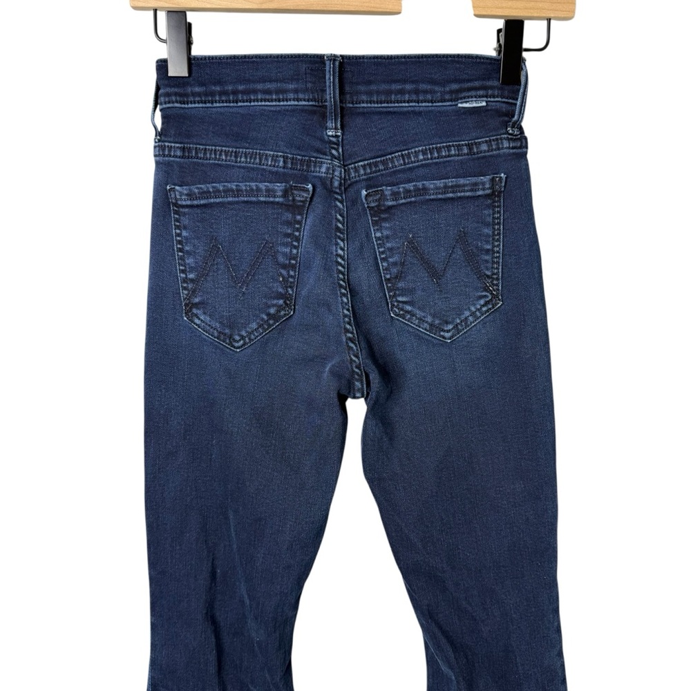 MOTHER The Weekender Frayed Flare Jeans Size 23 Chip On My Shoulder Wash - Picture 7 of 10